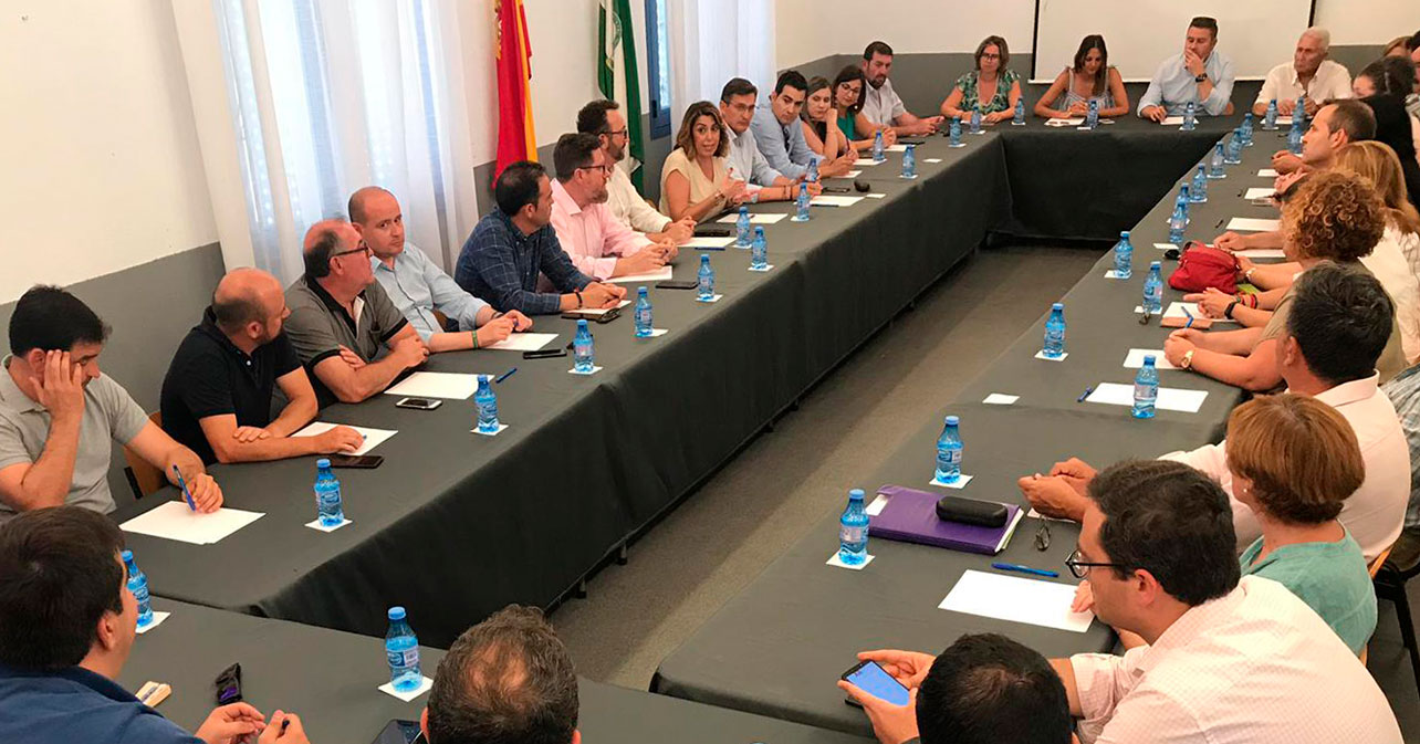 Susana Díaz, ha mantenido un encuentro, en Bédar, con alcaldes, alcaldesas y portavoces municipales de la comarca del levante almeriense