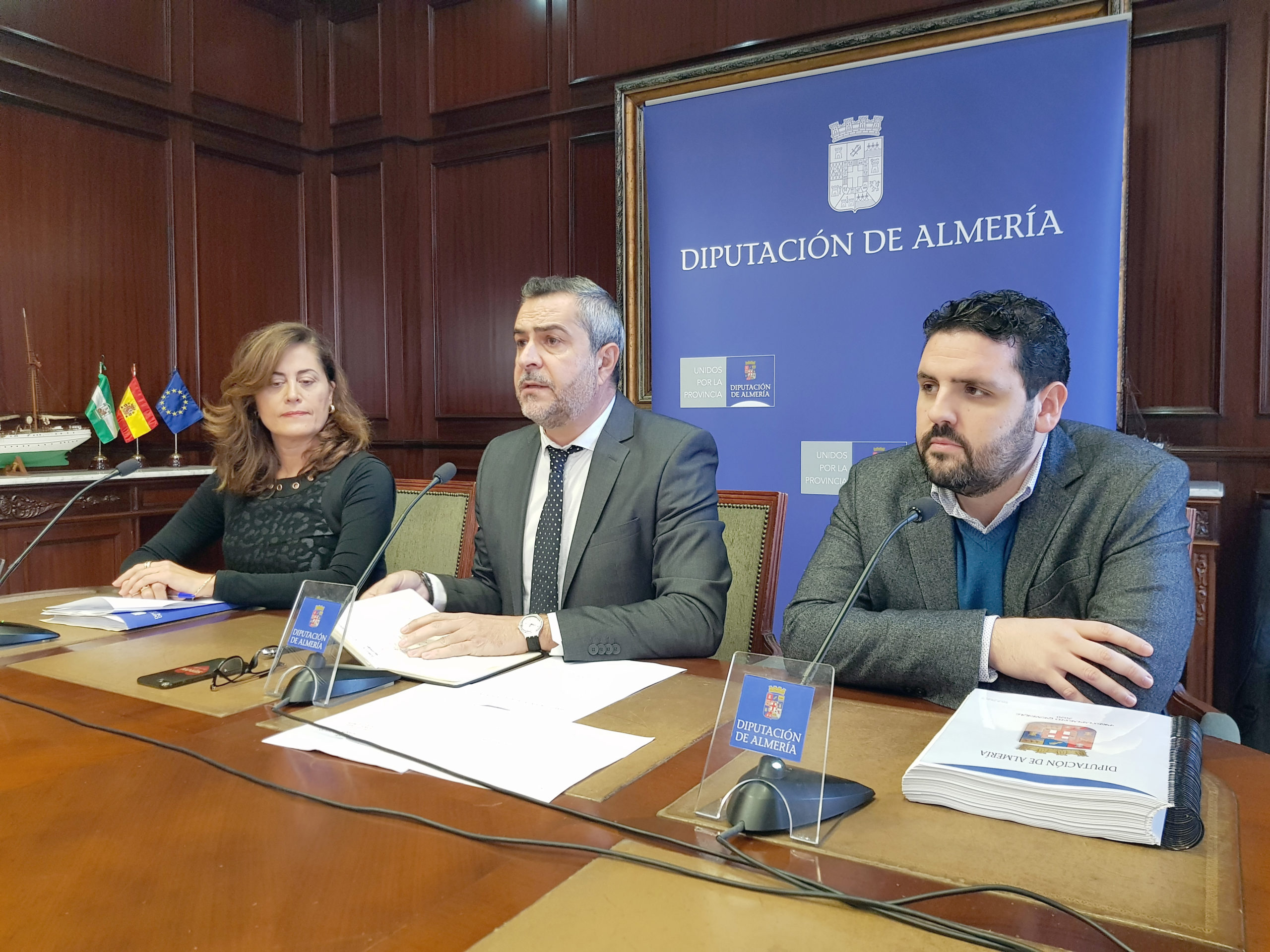 Carmen Aguilar, Juan Antonio Lorenzo y Juan Manuel Ruiz, hoy, en rueda de prensa en la Diputación Provincial
