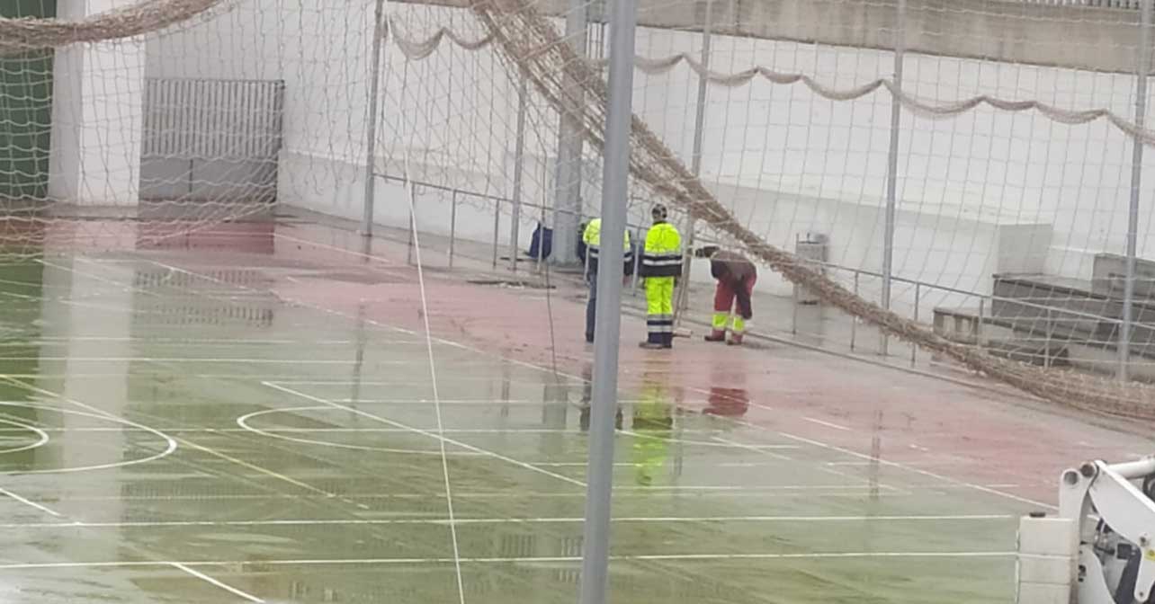 Obras en el centro deportivo de Roquetas de Mar