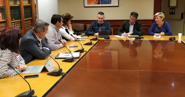Reunión que han mantenido en Madrid representantes del Grupo Parlamentario Socialista y del sector agrícola almeriense