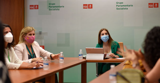 Reunión del PSOE con mujeres de la Plataforma La Escuela que Eliges