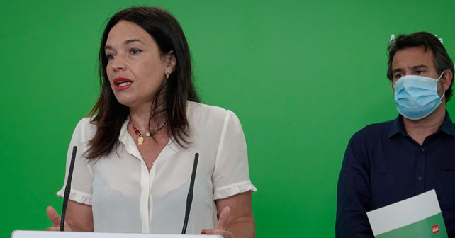 La eurodiputada del PSOE, Lina Gálvez, y el delegado de Transición Ecológica y Cambio Climático del PSOE de Andalucía, Joaquín Dobladez
