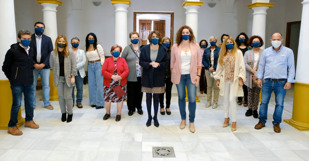 Encuentro de Susana Díaz con la asociación de mujeres Asoma de Aznalcázar