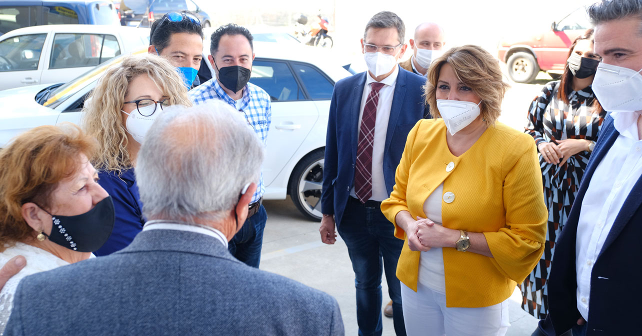 La secretaria general del PSOE de Andalucía, Susana Díaz, en su visita a Viator