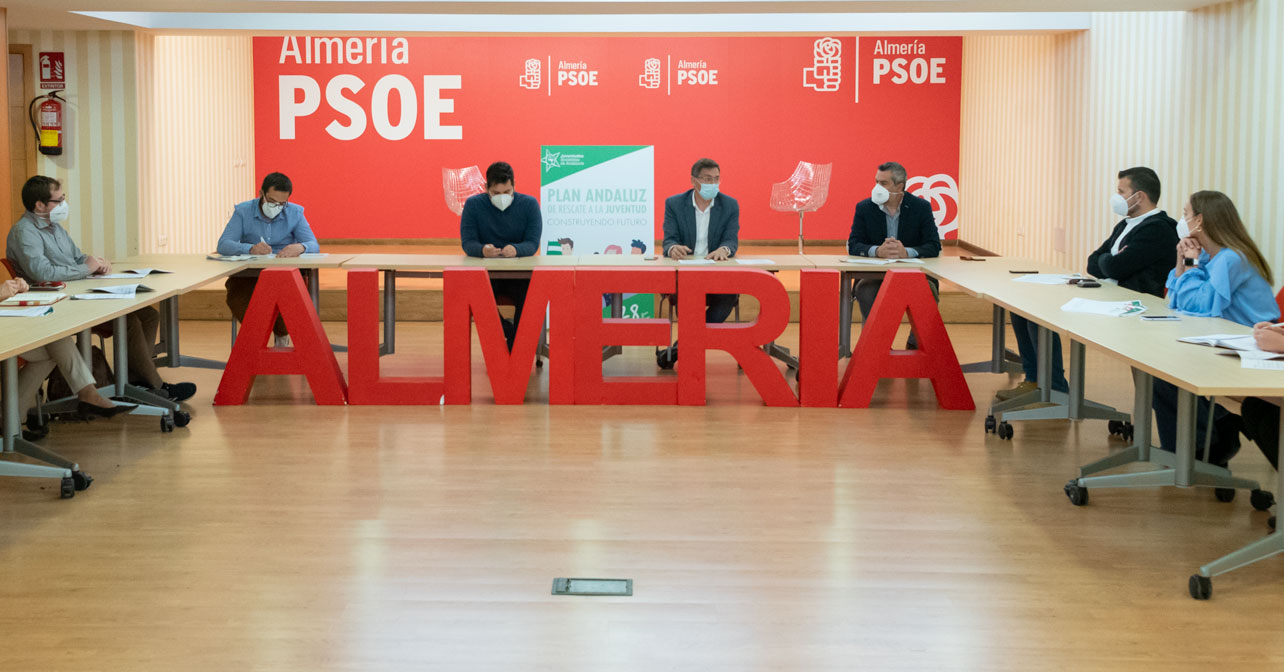 Reunión del PSOE de Almería sobre el Plan de Rescate a la Juventud elaborado por Juventudes Socialistas de Andalucía