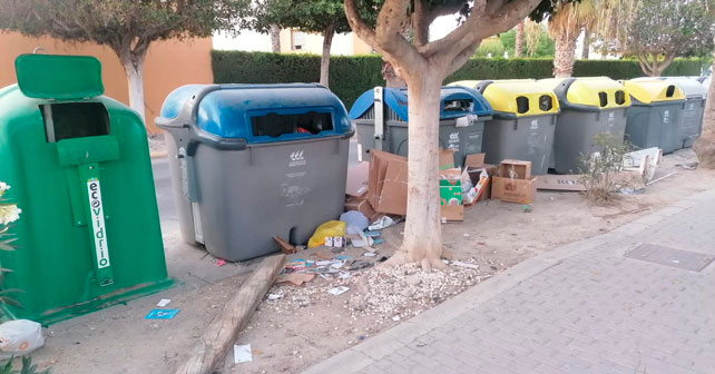 Contenedores de basura en Vera