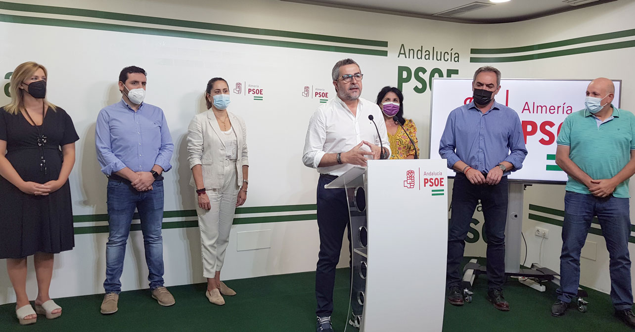 211006-Foto-PSOE-Juan-Antonio-Lorenzo,-hoy,-junto-a-diputados-y-diputadas-provinciales-socialistas