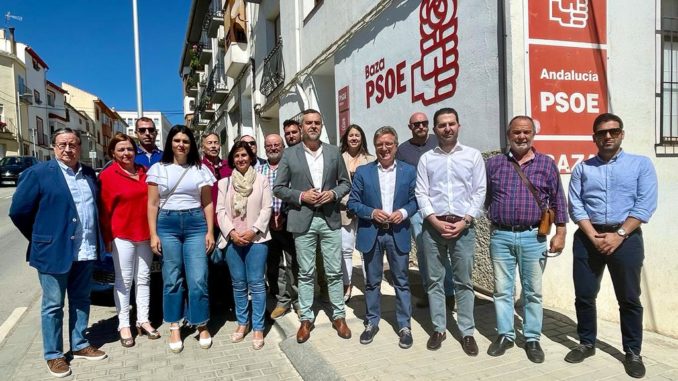 Los socialistas en Baza por la autovía del Almanzora