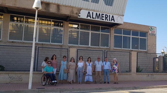 Visita de concejales del PSOE en el Ayuntamiento de Almería a Costacabana