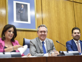 Ángeles Férriz, Juan Espadas y Noel López en la constitución de la XII Legislatura del Parlamento de Andalucía