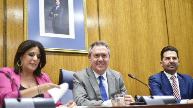 Ángeles Férriz, Juan Espadas y Noel López en la constitución de la XII Legislatura del Parlamento de Andalucía