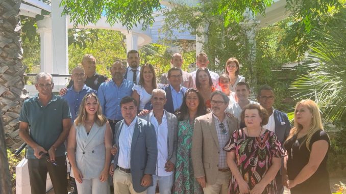 Foto PSOE Foto de familia de los asistentes a la Feria Regional de las ELA, entre ellos, José Manuel Montero