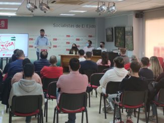 El secretario general de las Juventudes Socialistas de El Ejido, Federico Galdeano, en la última asamblea celebrada por la formación