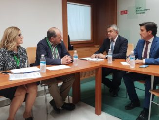 Juan Antonio Lorenzo y Enrique Graviño junto a representantes de CLANER