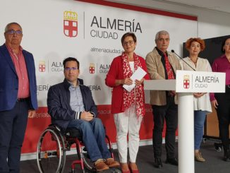 Adriana Valverde y concejales PSOE