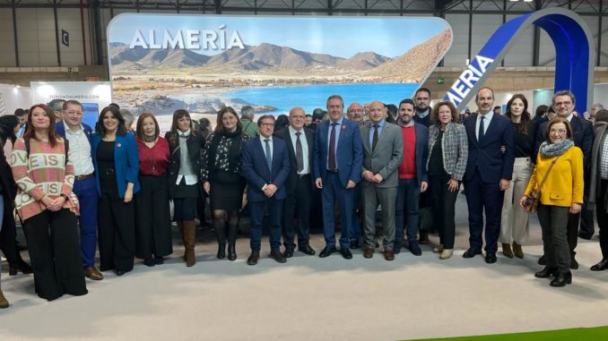 Representantes almerienses con Juan Espadas en Fitur