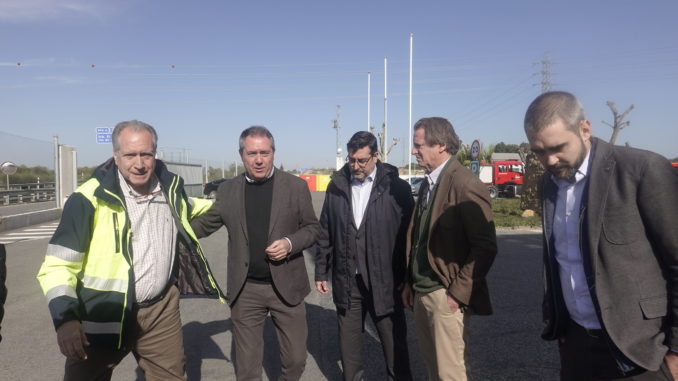 Visita del secretario general del PSOE de Andalucía, Juan Espadas, a empresa Iturri en Utrera