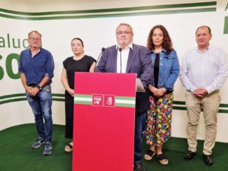 Manolo García y miembros de la candidatura socialista