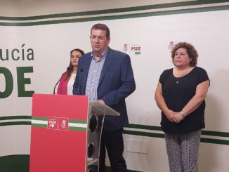 Martín Gerez junto a miembros de su candidatura, hoy, en rueda de prensa