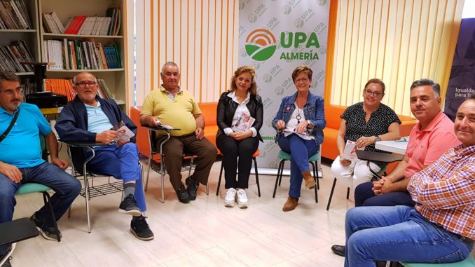 Reunión de la candidata a la Alcaldía de Almería, Adriana Valverde, con UPA