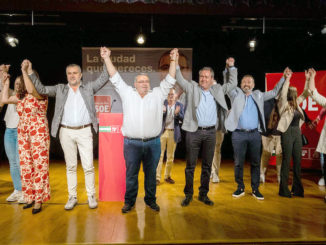 Acto del PSOE de Roquetas de Mar con Juan Espadas, Juan Antonio Lorenzo y el candidato a la Alcaldía, Manolo García