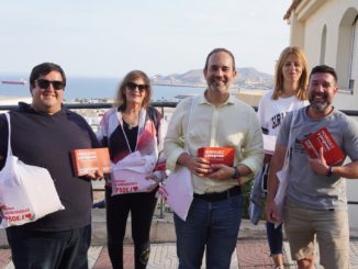 El Alcalde de Carboneras y candidato a la reelección, José Luis Amérigo, junto a algunos miembros de su candidatura