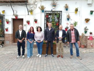 Juan Antonio Lorenzo con los candidatos de Fondón y Fuente Victoria