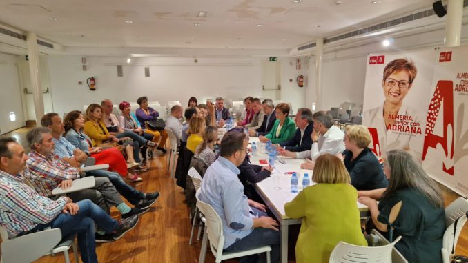 Reunión mantenida por el PSOE de Almería con AMPAS