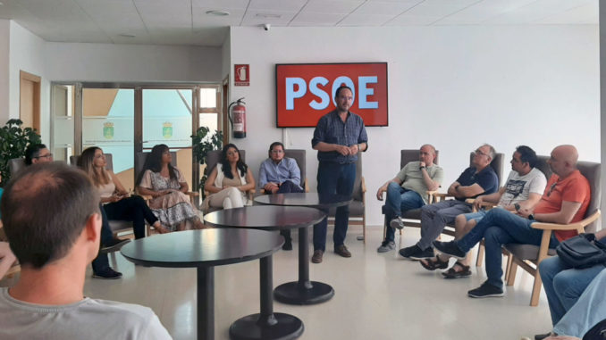 Antonio Hernando interviene en el acto del PSOE celebrado en Abrucena