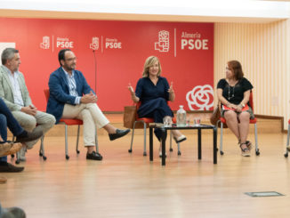 Pilar Alegría y miembros de la candidatura socialista con UGT