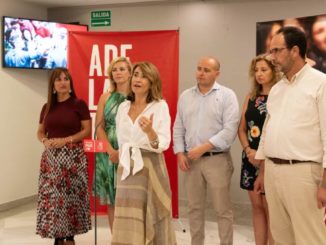 Raquel Sánchez con miembros de la candidatura de Almería