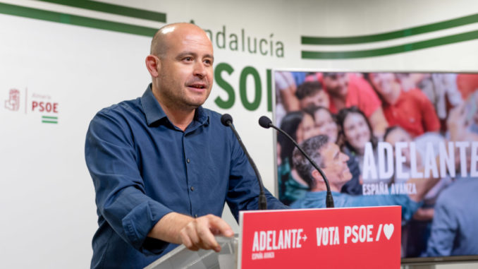 Antonio Martínez, hoy, en rueda de prensa