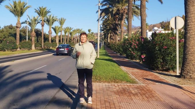 Araceli Sobrino en la Avenida de Almerimar