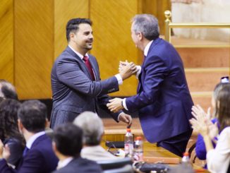 231129 Foto PSOE Mateo Hernández saluda a Juan Espadas