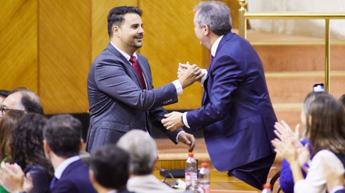 231129 Foto PSOE Mateo Hernández saluda a Juan Espadas