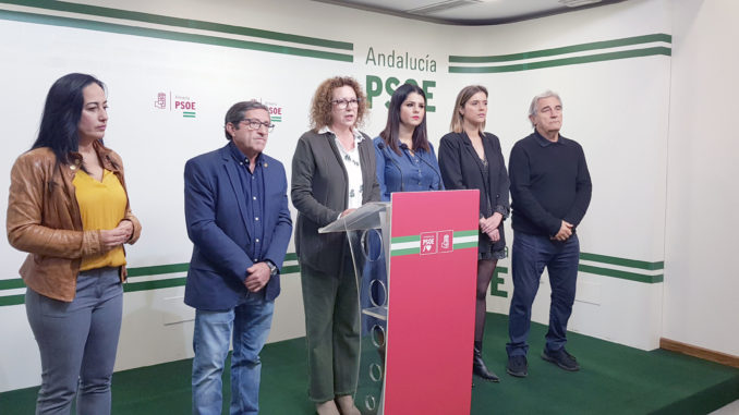 231129 Foto PSOE Trinidad Jiménez, Manuel Martínez, María López, Noemí Cruz, Claudia Virtudes y Francisco Díaz