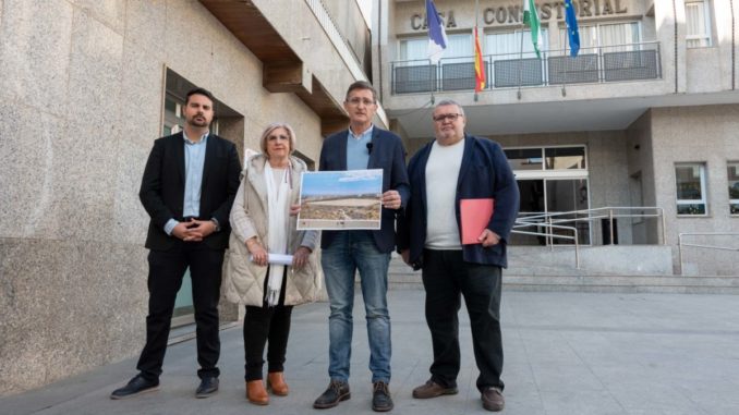 Mateo Hernández, Concha Cifuentes, José Luis Sánchez y Manolo García, hoy, en Roquetas de Mar