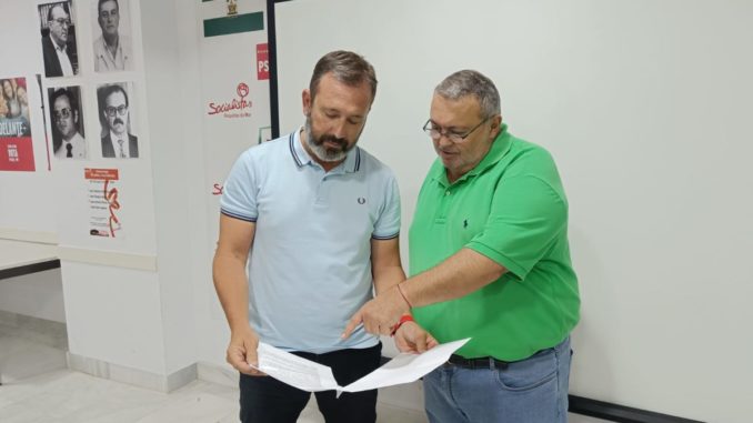 Rafael Torres y Manolo García, concejales socialistas en el Ayuntamiento de Roquetas de Mar