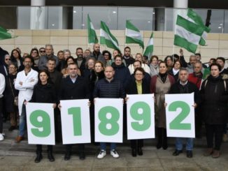 Concentración en Torrecárdenas contra las listas de espera sanitarias (3)