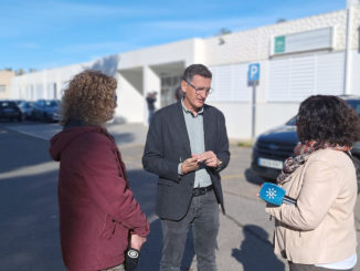 José Luis Sánchez Teruel en la puerta del colegio Princesa Sofía