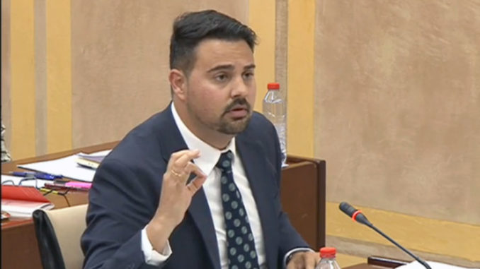 Mateo Hernández en la Comisión de Asuntos europeos del Parlamento de Andalucía