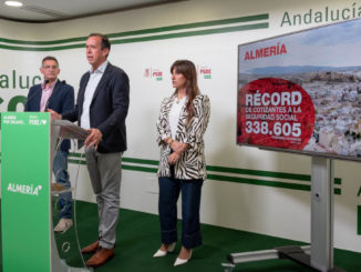 José Luis Sánchez Teruel, José María Martín Fernández e Inés Plaza García, en rueda de prensa