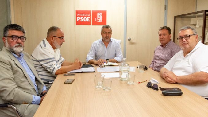 Juan Antonio Lorenzo, Manolo García, Rafael Torres y representantes familiares de Vistaverde Juan Antonio Lorenzo, Manolo García, Rafael Torres y representantes familiares de Vistaverde