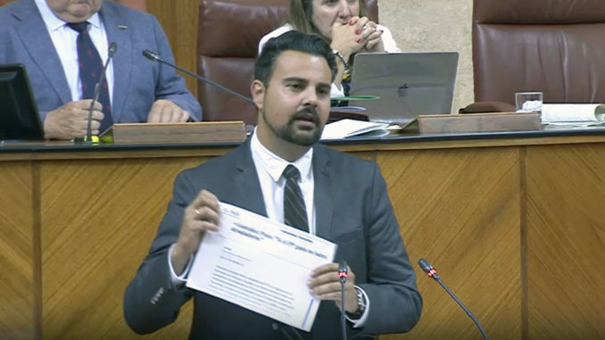 Mateo Hernández Tristán, en el Pleno del parlamento Andaluz Mateo Hernández Tristán, en el Pleno del parlamento Andaluz