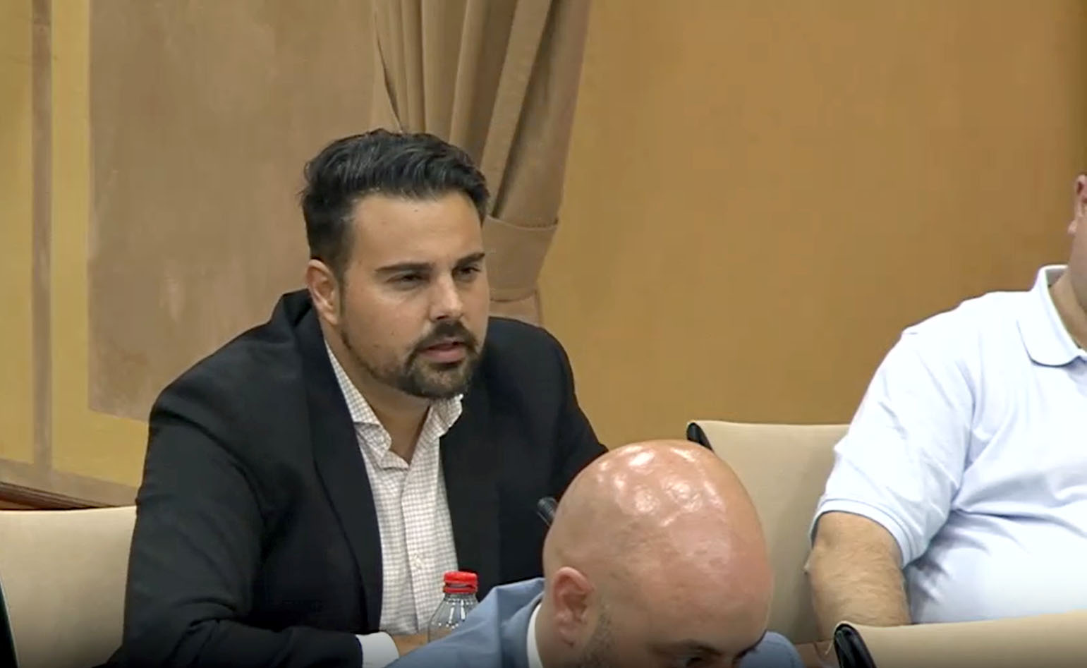 El PSOE acusa a la Junta de mirar para otro lado mientras que el Ayuntamiento de Almería deja escapar 9 millones para políticas de empleo