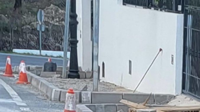 Imagen de las obras de acerado en Felix Imagen de las obras de acerado en Felix