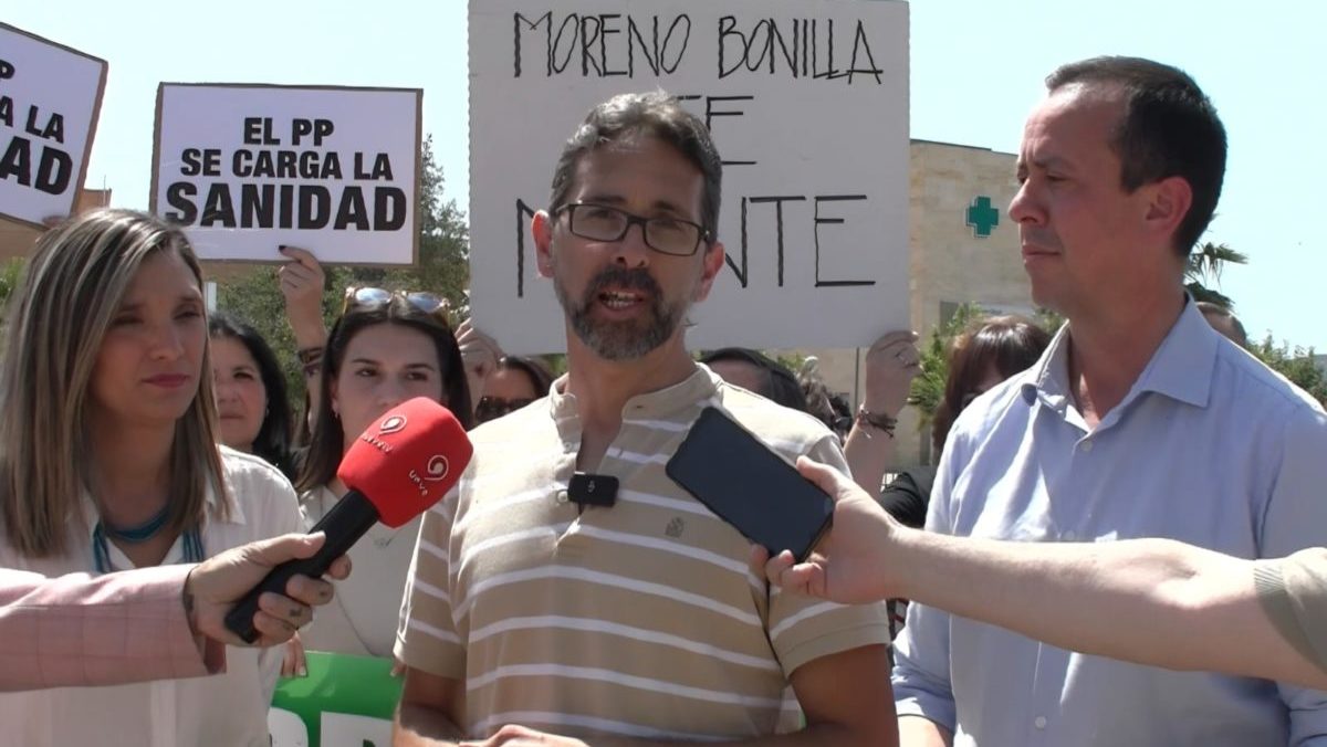 El PSOE denuncia que los profesionales sanitarios “huyen” de las condiciones laborales que ofrece Moreno Bonilla
