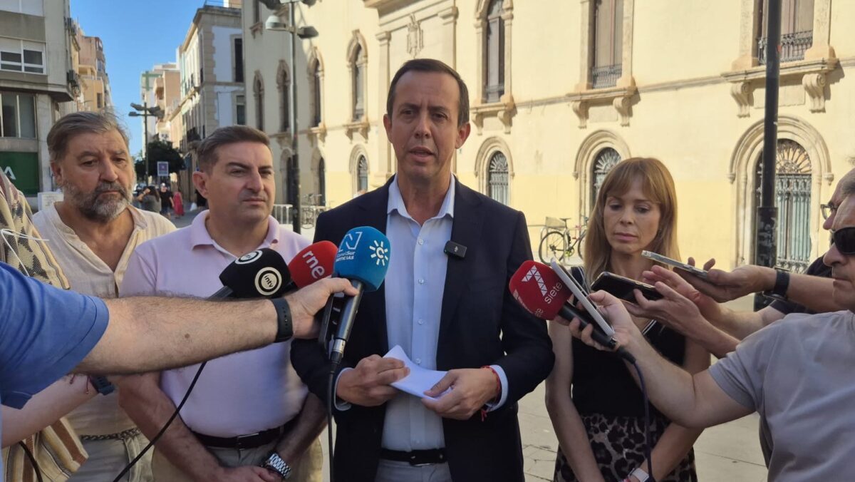 El PSOE reprocha a Moreno Bonilla que no haya construido ni un solo colegio en la ciudad de Almería en dos legislaturas