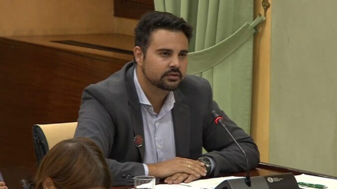 Mateo Hernández durante la comisión
