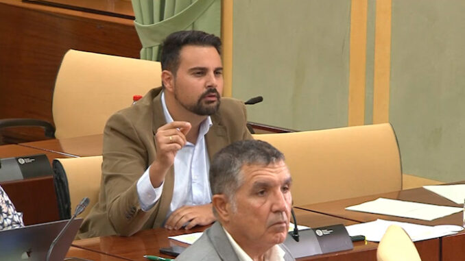 251002 FOTO PSOE Almería. Mateo Hernández durante la comisión de Economía